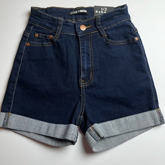 Fashion Nova dark denim shorts - Picture 2 of 4